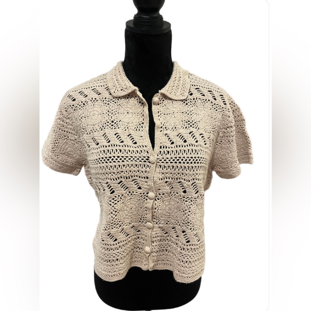 *Vintage* Liz Claiborne Crochet Cropped Button-Up Short Sleeve Top- medium
